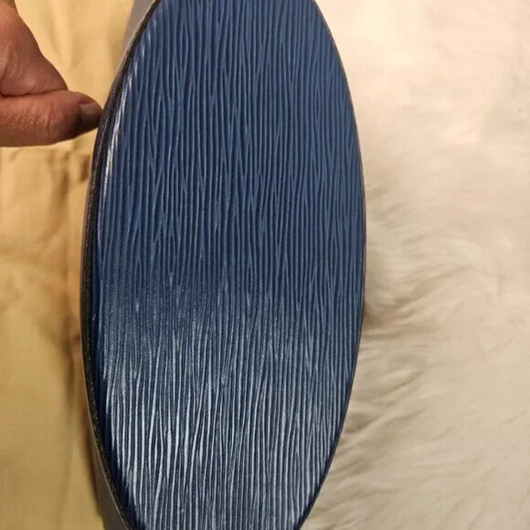 SOLD Louis Vuitton EPI PM Saint Jacques in Blue Authenticated - Picture 7 of 16